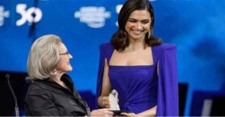 আন্তর্জাতিক সম্মাননা পেলেন দীপিকা