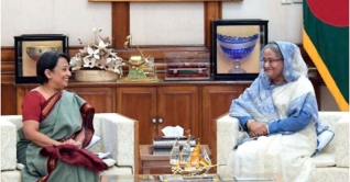 প্রধানমন্ত্রীর সঙ্গে ভারতীয় হাইকমিশনারের সাক্ষাৎ প্রধানমন্ত্রীর সঙ্গে ভারতীয় হাইকমিশনারের সাক্ষাৎ