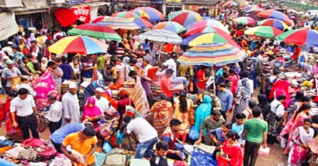 ফুটপাতের দোকানে জমে উঠেছে ঈদের কেনাবেচা ফুটপাতের দোকানে জমে উঠেছে ঈদের কেনাবেচা