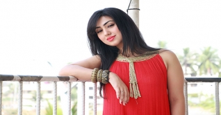 অভিনেত্রী অপু বিশ্বাস এমপি হতে চান!