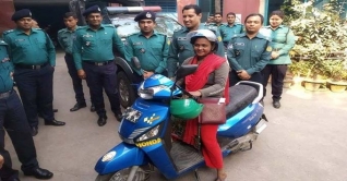 যেভাবে উদ্ধার করা হলো শাহনাজের স্কুটি যেভাবে উদ্ধার করা হলো শাহনাজের স্কুটি