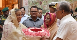 রাষ্ট্রপতির সঙ্গে প্রধানমন্ত্রীর সাক্ষাৎ রাষ্ট্রপতির সঙ্গে প্রধানমন্ত্রীর সাক্ষাৎ