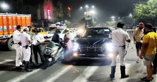 ওমিক্রনে ভারতে তৃতীয় ঢেউয়ের শঙ্কা, নৈশ কারফিউ ওমিক্রনে ভারতে তৃতীয় ঢেউয়ের শঙ্কা, নৈশ কারফিউ