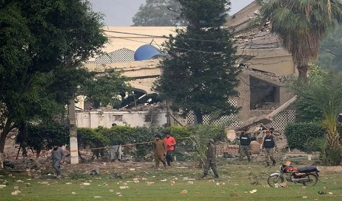 হামলায় মুরিদকে`র একটি ক্ষতিগ্রস্ত ভবনের ছবি 