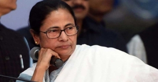 সীমান্তে নজর রাখুন, কাউকে ঢুকতে দেয়া হবে না: মমতা সীমান্তে নজর রাখুন, কাউকে ঢুকতে দেয়া হবে না: মমতা