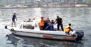 বুড়িগঙ্গায় নৌকাডুবি: শিশুসহ ৩ জনের মরদেহ উদ্ধার  