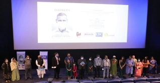 প্রামাণ্যচিত্র ‘করোনাকাল’ এর প্রিমিয়ার শো অনুষ্ঠিত প্রামাণ্যচিত্র ‘করোনাকাল’ এর প্রিমিয়ার শো অনুষ্ঠিত
