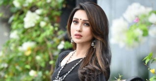 করোনার টিকা বলে মিমিকে দেয়া হয় পেট ও মূত্র সংক্রমণের ওষুধ করোনার টিকা বলে মিমিকে দেয়া হয় পেট ও মূত্র সংক্রমণের ওষুধ