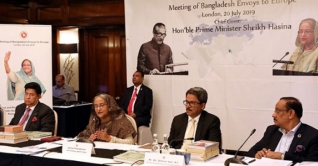 রাজনৈতিক-অর্থনৈতিক কূটনীতি অনুসরণ করুন: প্রধানমন্ত্রী রাজনৈতিক-অর্থনৈতিক কূটনীতি অনুসরণ করুন: প্রধানমন্ত্রী