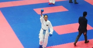 তৃতীয় সোনা উপহার দিলেন পিয়া