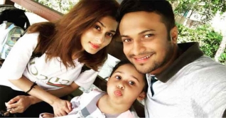 স্ত্রী-কন্যাকে নিয়ে আরব আমিরাতে সাকিব