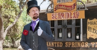 সাপের তেল বিক্রি করে রাখাল থেকে কোটিপতি!