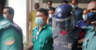 রংপুরে ছাত্রী ধর্ষণ: ৫ দিনের রিমান্ডে এএসআই রায়হানুল রংপুরে ছাত্রী ধর্ষণ: ৫ দিনের রিমান্ডে এএসআই রায়হানুল