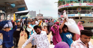 চার দিনের ছুটি শেষে ঢাকামুখী মানুষ