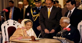 আওয়ামী লীগ সরকারের টানা এক যুগ পূর্তি আজ আওয়ামী লীগ সরকারের টানা এক যুগ পূর্তি আজ