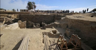 মিশরে অর্ধশতাধিক প্রাচীন কফিনের সন্ধান