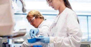 জার্মানি-ফ্রান্স-ইতালিতেও স্থগিত অ্যাস্ট্রাজেনেকার টিকা প্রয়োগ