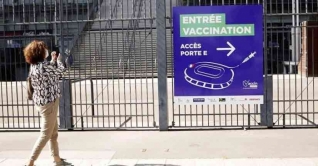 ফের একমাসের লকডাউনে যাচ্ছে ফ্রান্স