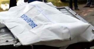 স্ত্রীর ধাক্কায় ট্রাকের নিচে পড়ে প্রাণ গেল স্বামীর