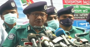 মাস্ক ছাড়া বঙ্গবন্ধুর প্রতিকৃতিতে শ্রদ্ধা নয়: ডিএমপি কমিশনার