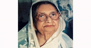 কবি সুফিয়া কামালের জন্মদিন আজ