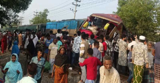 কুমিল্লায় ট্রেন দুর্ঘটনা: ২ গেটম্যান বরখাস্ত, তদন্তে ৩ কমিটি