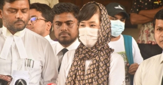 ৫ কোটি টাকা ক্ষতিপূরণ চেয়ে সেই জাপানি নারীকে স্বামীর নোটিশ ৫ কোটি টাকা ক্ষতিপূরণ চেয়ে সেই জাপানি নারীকে স্বামীর নোটিশ