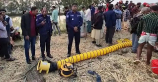 গভীর পাইপে আটকে আছে দুই বছরের শিশু, চলছে উদ্ধারকাজ গভীর পাইপে আটকে আছে দুই বছরের শিশু, চলছে উদ্ধারকাজ