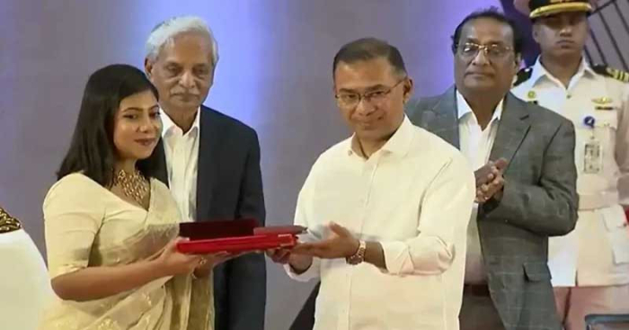 প্রধানমন্ত্রী তারেক রহমান প্রধান অতিথি হিসেবে উপস্থিত থেকে এই সম্মাননা পদক তুলে দেন।