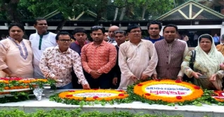 বঙ্গবন্ধুর সমাধিতে মুন্সীগঞ্জ-বিক্রমপুর সাংবাদিক ফোরামের শ্রদ্ধা