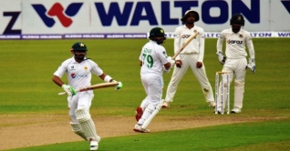 ঢাকা টেস্টের চতুর্থ দিনের খেলা শুরু ঢাকা টেস্টের চতুর্থ দিনের খেলা শুরু