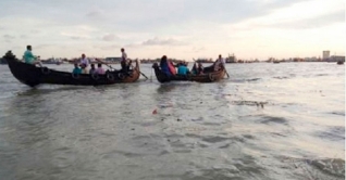 যমুনায় নৌকা ডুবিতে দুই নারীর মৃত্যু