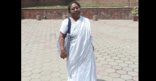 চলে গেলেন গান্ধীবাদী কর্মী ঝর্ণা ধারা চলে গেলেন গান্ধীবাদী কর্মী ঝর্ণা ধারা