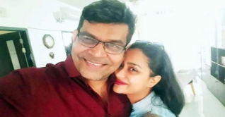 অবশেষে বিয়ের কথা স্বীকার করলেন মম-শিহাব