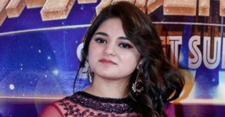 ফ্লাইটে জায়রাকে হেনস্তা করা ব্যবসায়ীর তিন বছরের জেল