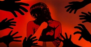 স্বামী-সন্তানকে খুঁজতে গিয়ে গণধর্ষণের শিকার, গ্রেফতার ৩