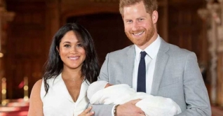 বৃটিশ রাজপরিবারের ‘অন্ধকার’ বাইরে আনলেন মেগান বৃটিশ রাজপরিবারের ‘অন্ধকার’ বাইরে আনলেন মেগান