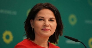 জার্মানির আগামী চ্যান্সেলর হিসেবে পিছিয়ে পড়লো সবুজ দল