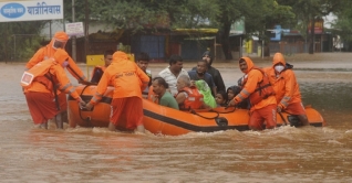 ভারতের মহারাষ্ট্রে বন্যা ও ভূমিধসে প্রাণহানি ১২৯ ভারতের মহারাষ্ট্রে বন্যা ও ভূমিধসে প্রাণহানি ১২৯