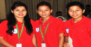 সাফজয়ী ৩ ফুটবলার ও কোচকে পুরস্কার সাফজয়ী ৩ ফুটবলার ও কোচকে পুরস্কার