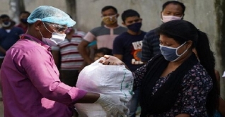 করোনাকালে সাভারের গারো জনগোষ্ঠীর পাশে ‘স্বপ্ন’