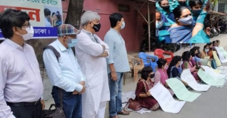 রোজিনার মুক্তির দাবিতে নারী সাংবাদিকদের প্রতীকী অনশন