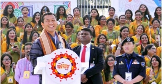 আপনারা পান্তাভাত খাইয়েছেন: ভুটানের প্রধানমন্ত্রী আপনারা পান্তাভাত খাইয়েছেন: ভুটানের প্রধানমন্ত্রী