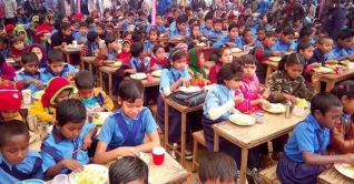 স্কুলে ডিম-কলা-রুটি পাবে দেড় কোটি শিশু