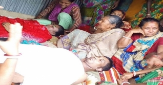 স্ত্রীর ওড়নায় ফাঁস দিলেন স্বামী, খাটে মৃত স্ত্রী