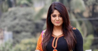 এফডিসিতে ড্যানিরাজের হাতে লাঞ্ছিত হলেন মৌসুমী