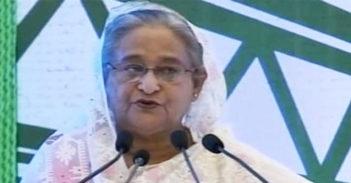 রোহিঙ্গারা আঞ্চলিক নিরাপত্তার জন্য হুমকি: প্রধানমন্ত্রী রোহিঙ্গারা আঞ্চলিক নিরাপত্তার জন্য হুমকি: প্রধানমন্ত্রী