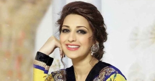 ক্যানসার জয় করে শুটিংয়ে ফিরলেন সোনালি বেন্দ্রে