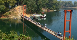 করোনা ঝুঁকি এড়াতে সব পর্যটন কেন্দ্র বন্ধ করোনা ঝুঁকি এড়াতে সব পর্যটন কেন্দ্র বন্ধ