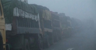 ঘন কুয়াশায় বঙ্গবন্ধু সেতুতে তীব্র যানজট